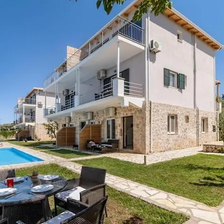 Sea View Apartment *